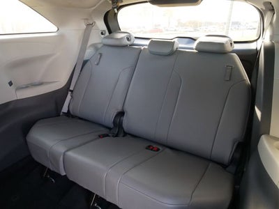 2021 Toyota Sienna XLE 8 Passenger